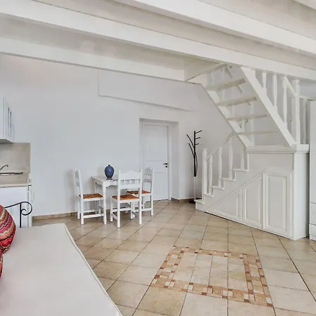 Apartamento Agnadema Firostefani